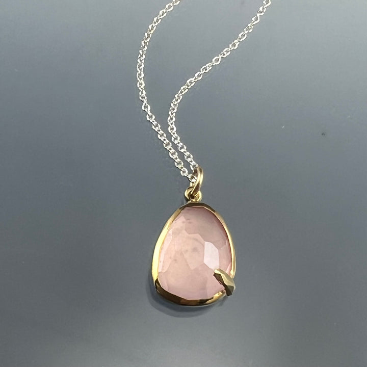 Pebble - Rose Quartz Rose Cut Necklace