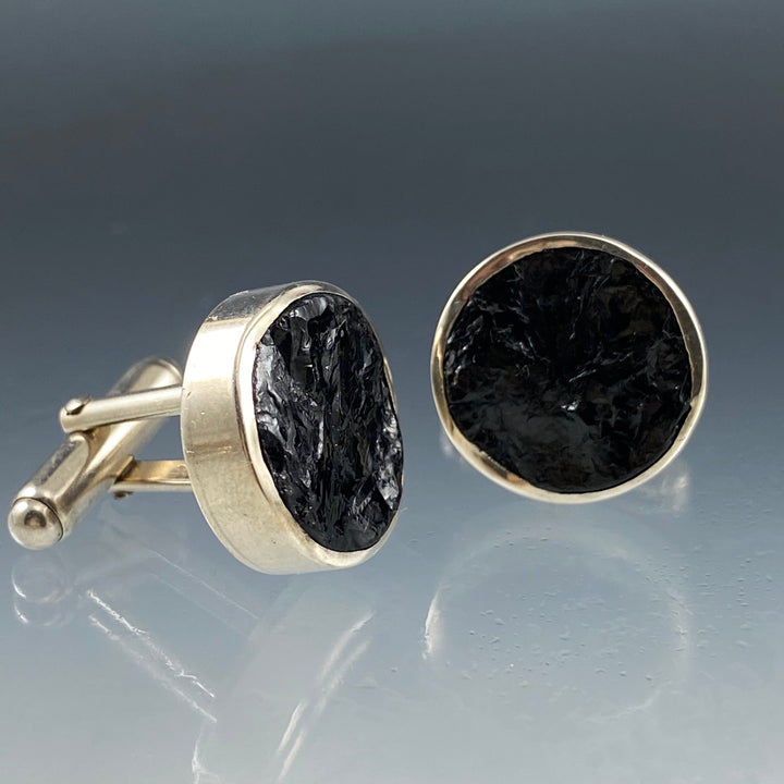 Close up shot of tourmaline in Round Black Tourmaline Cufflinks.