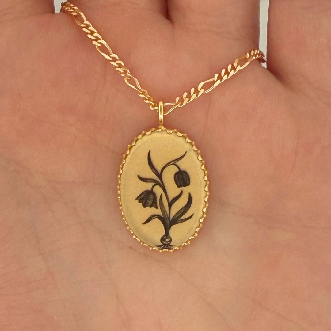 Victoria Tulip Figaro Necklace