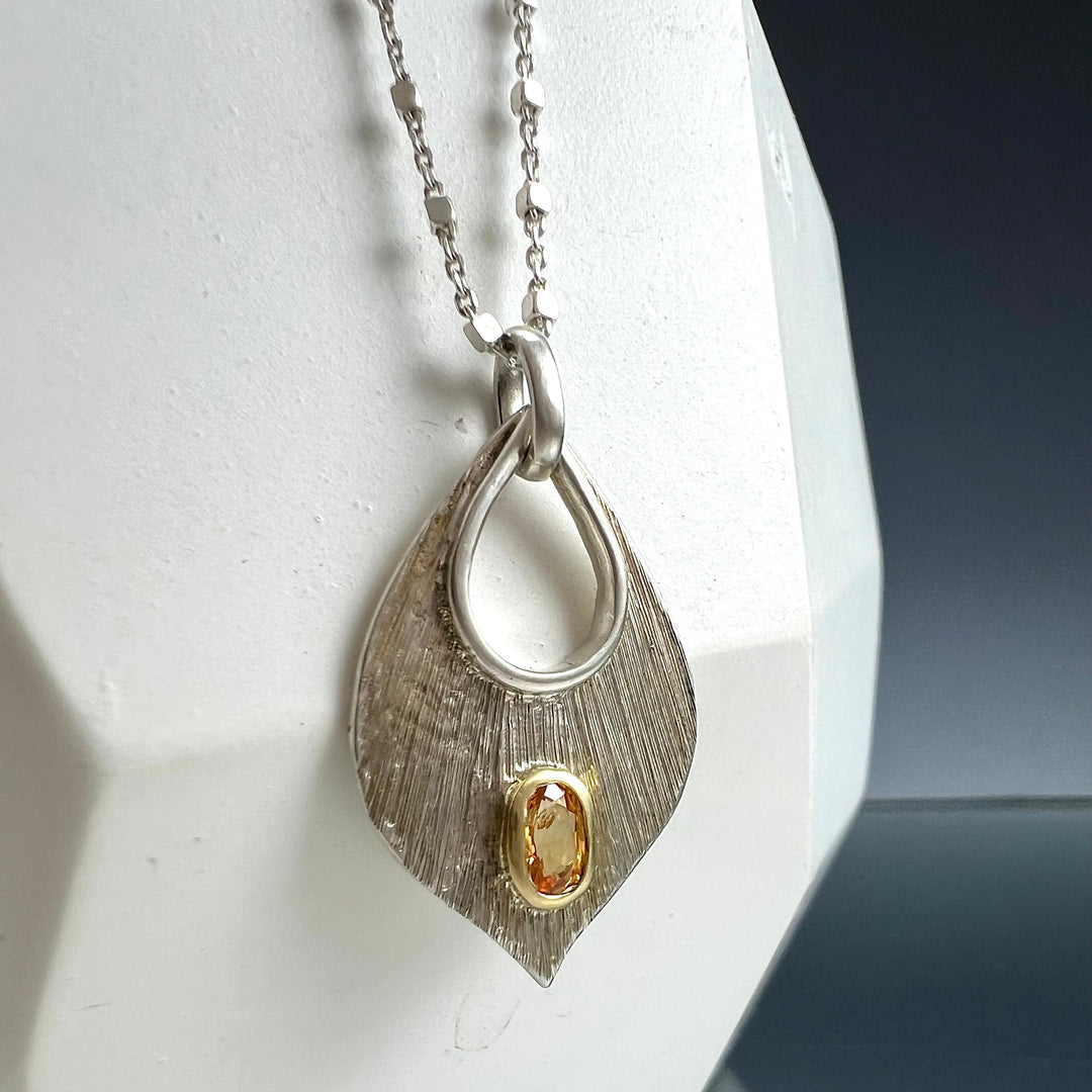 Lotus petal golden sapphire oval pendant