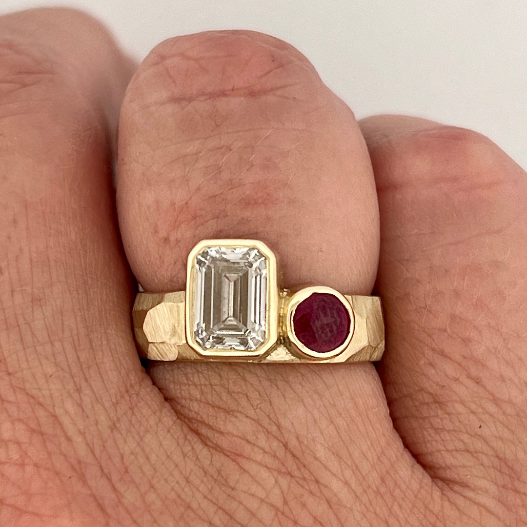 Toi et Moi Chiseled Ring - Diamond & Ruby