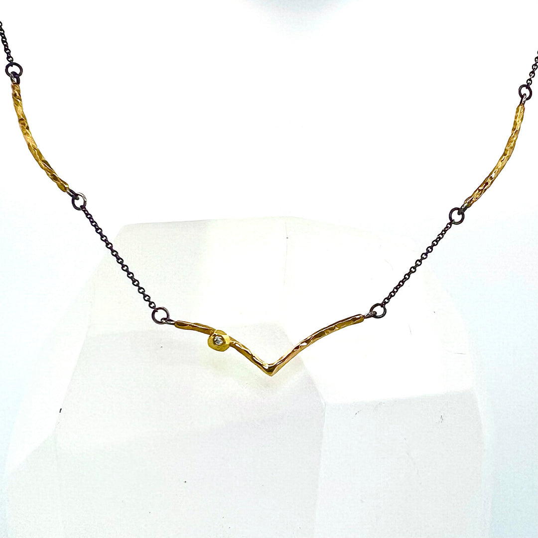 Facet V Stick Necklace - Diamond