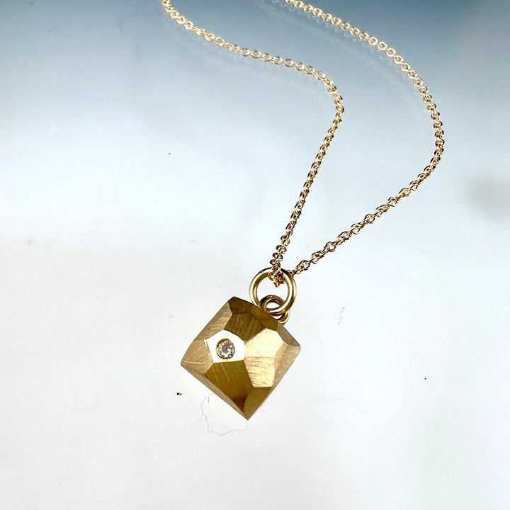 Faceted dainty pendant with diamond - square