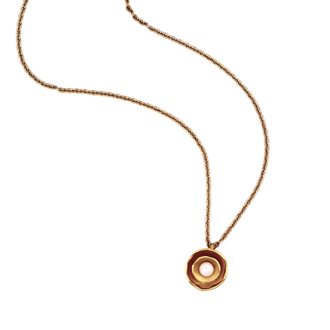 Oyster Dishy Pendant with White Pearl