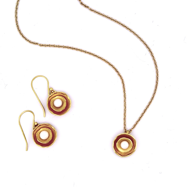 Oyster Dishy Pendant with White Pearl