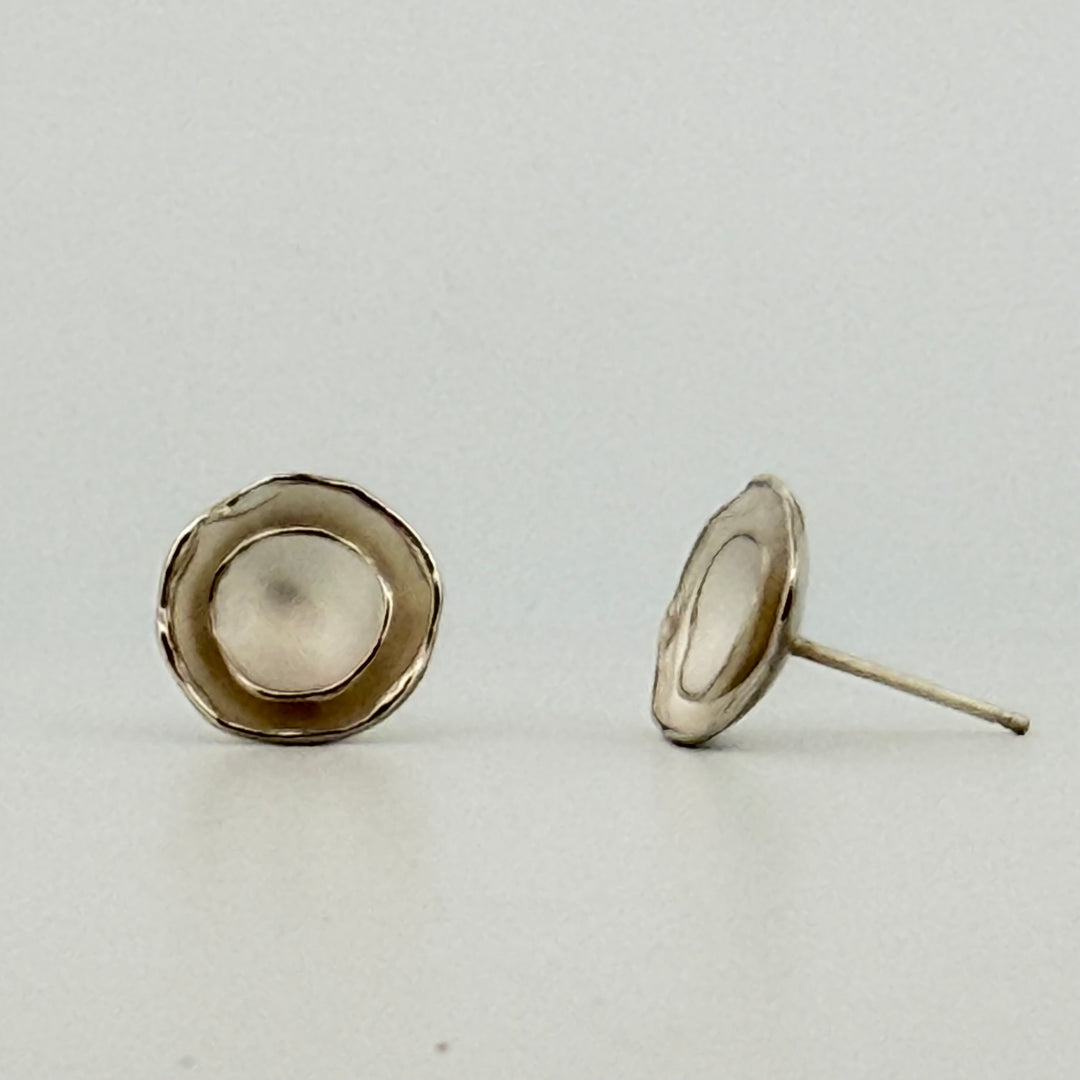 Oyster Dishy Post Earring