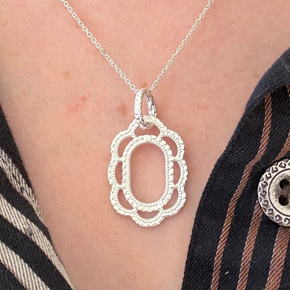 Small Laurel Pendant