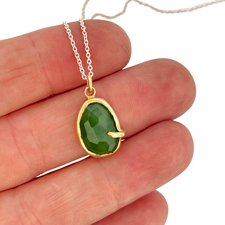 Pebble - Nephrite Jade Rose Cut Necklace
