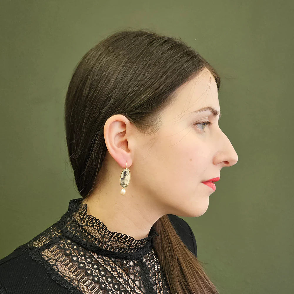Aphrodite Pearlhanger Earrings